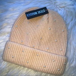 NWT STEVE MADDEN pearl embellished cuffed beanie OS in light peach 🍑